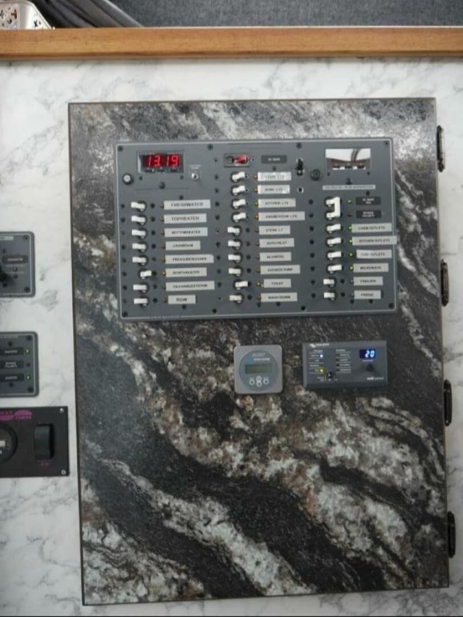 2022 Custom Freestyle Marine 32 - Photo 27