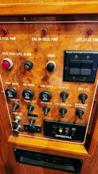 2000 Ocean Alexander 511 Classico