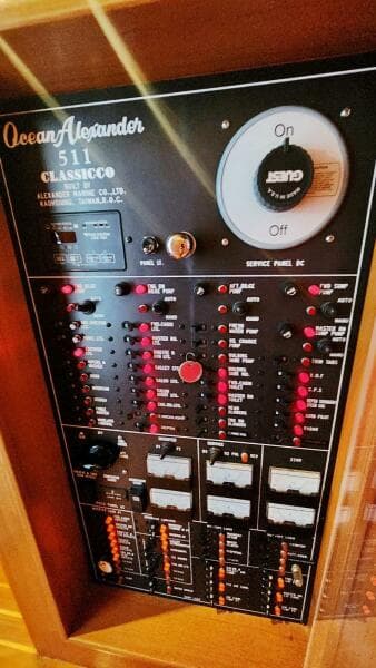 2000 Ocean Alexander 511 Classico