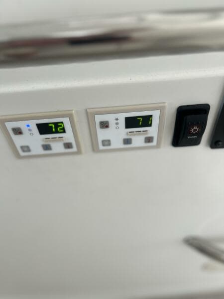 2003 Carver 466 Motor Yacht