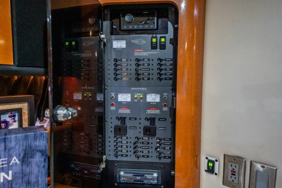 2008 Chaparral 350 Signature Extended Plane