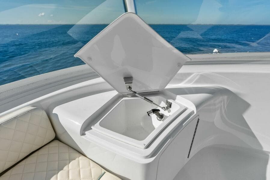 2023 Viking 64 Convertible- SIN PELO- Flybridge