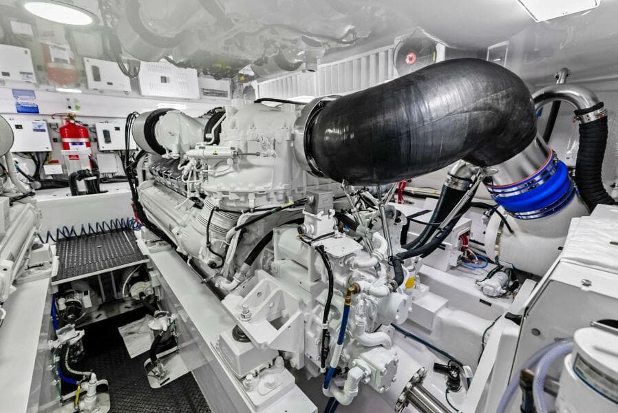 2023 Viking 64 Convertible- SIN PELO- Engine Room