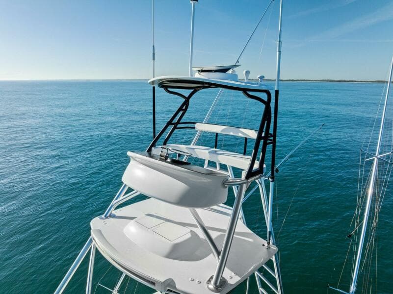 2023 Viking 64 Convertible- SIN PELO- Tower