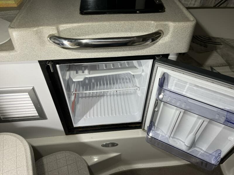 2001 Wellcraft 270 Coastal