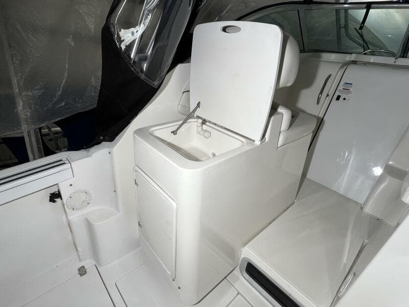 2001 Wellcraft 270 Coastal