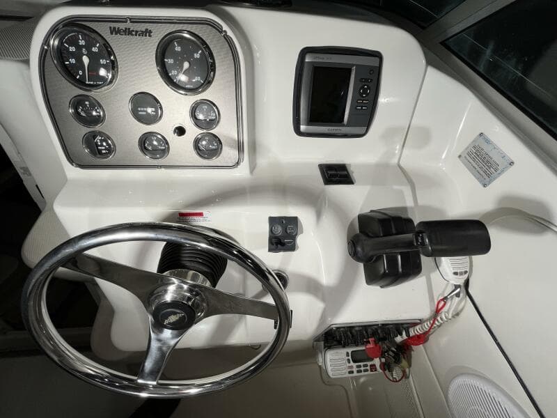 2001 Wellcraft 270 Coastal