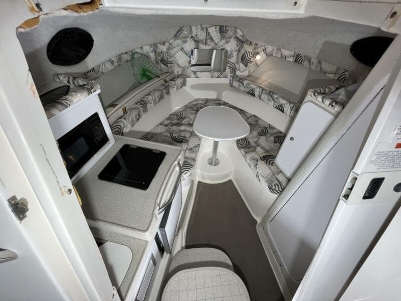 2001 Wellcraft 270 Coastal