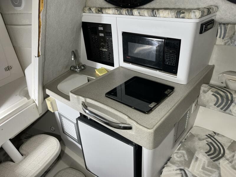 2001 Wellcraft 270 Coastal