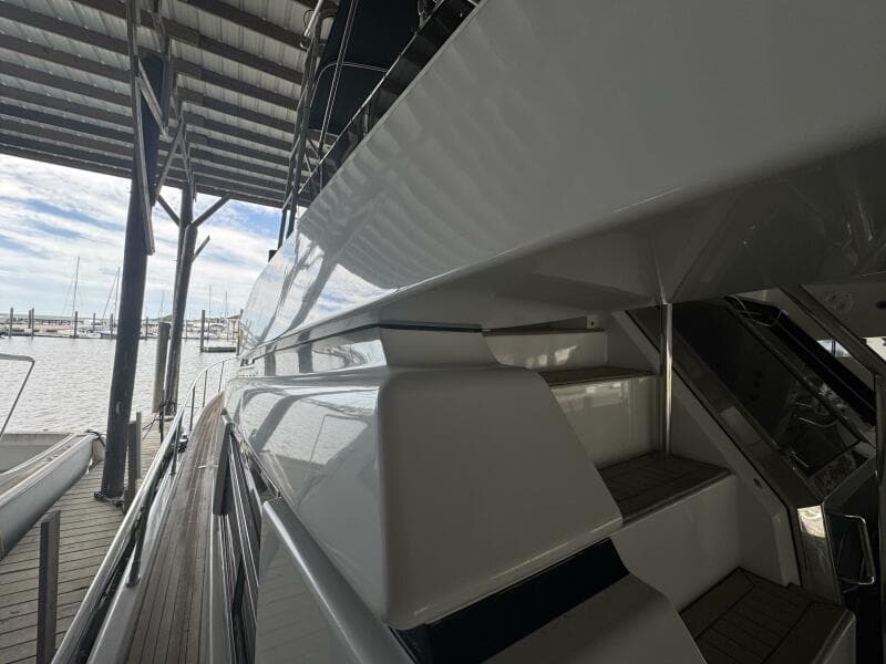 1993 Johnson 56 High Tech Motor Yacht