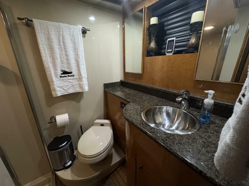 1993 Johnson 56 High Tech Motor Yacht