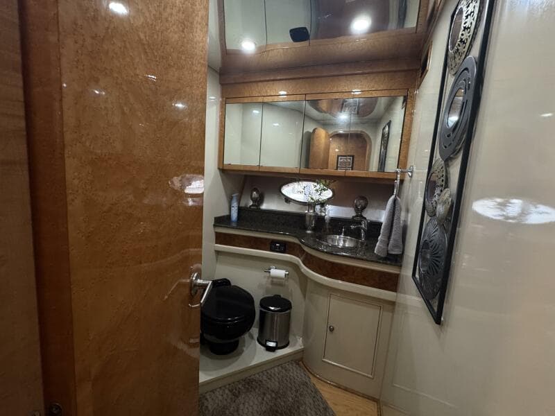 1993 Johnson 56 High Tech Motor Yacht