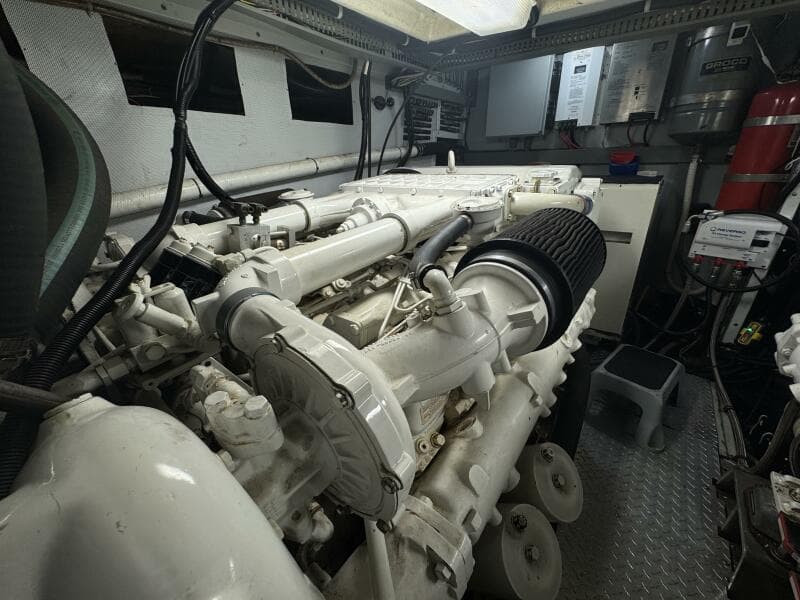 1993 Johnson 56 High Tech Motor Yacht