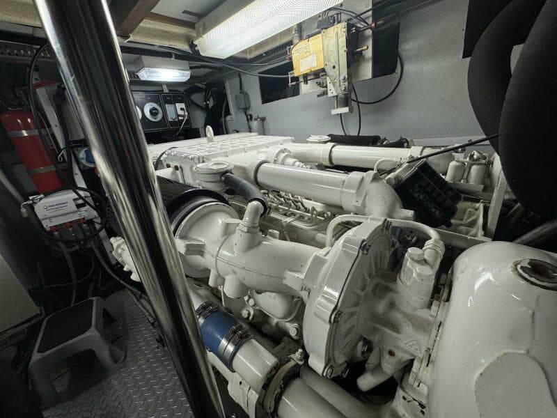 1993 Johnson 56 High Tech Motor Yacht