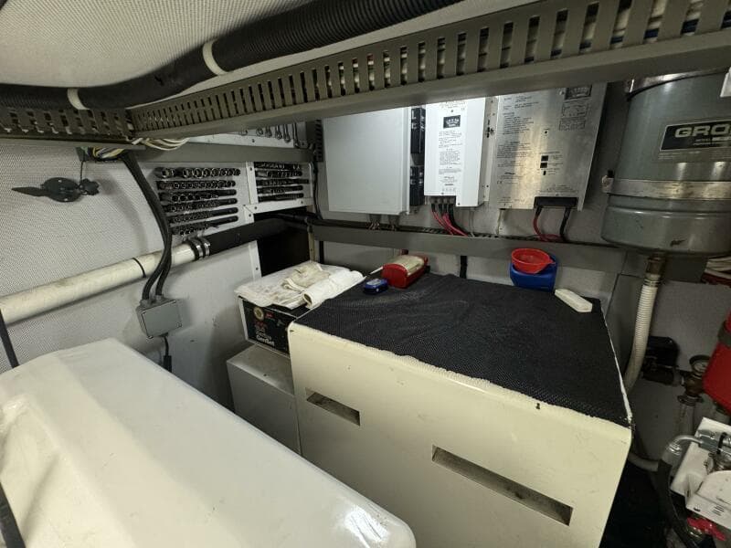 1993 Johnson 56 High Tech Motor Yacht