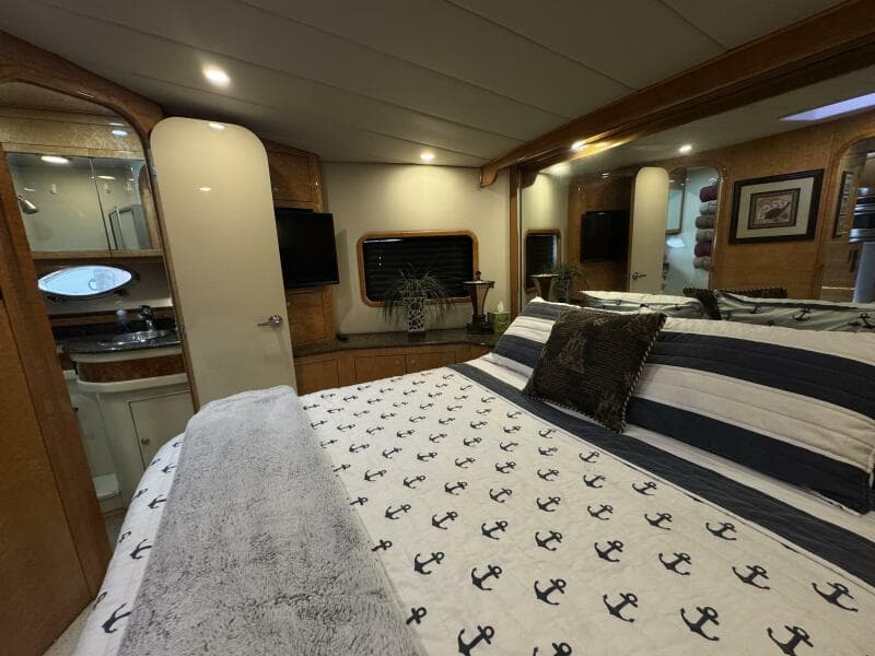 1993 Johnson 56 High Tech Motor Yacht