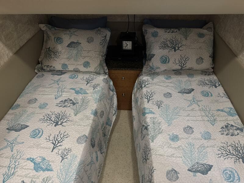 1993 Johnson 56 High Tech Motor Yacht