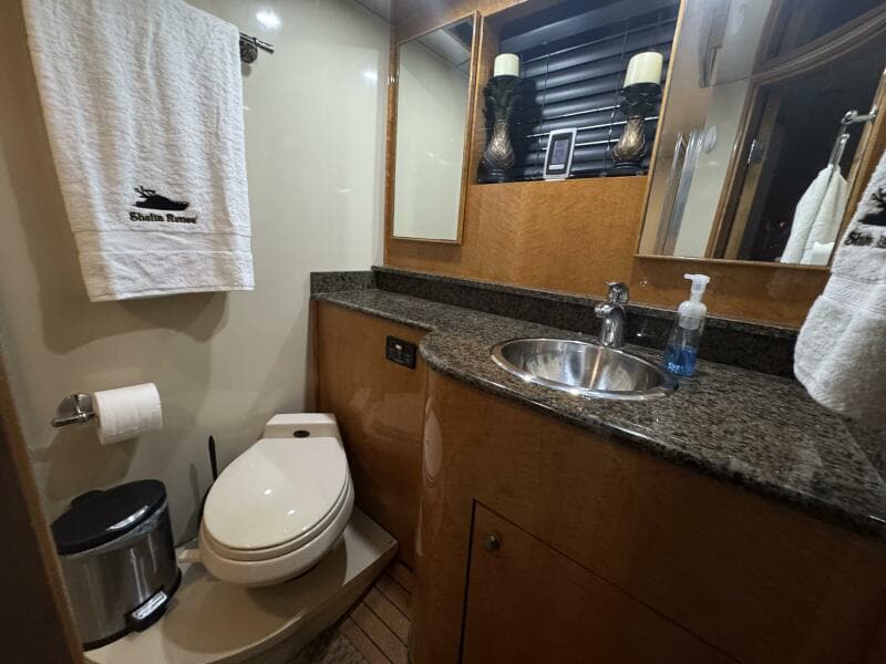 1993 Johnson 56 High Tech Motor Yacht