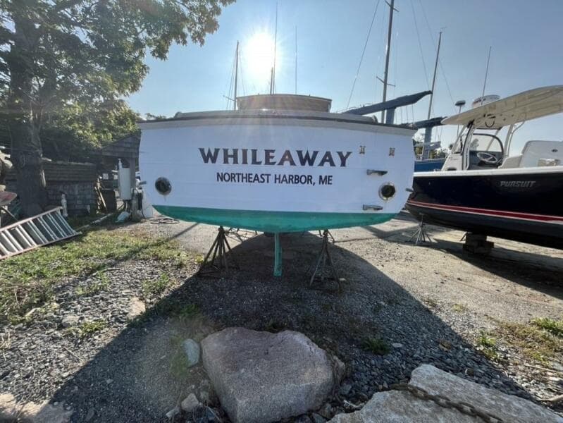 Whileaway transom