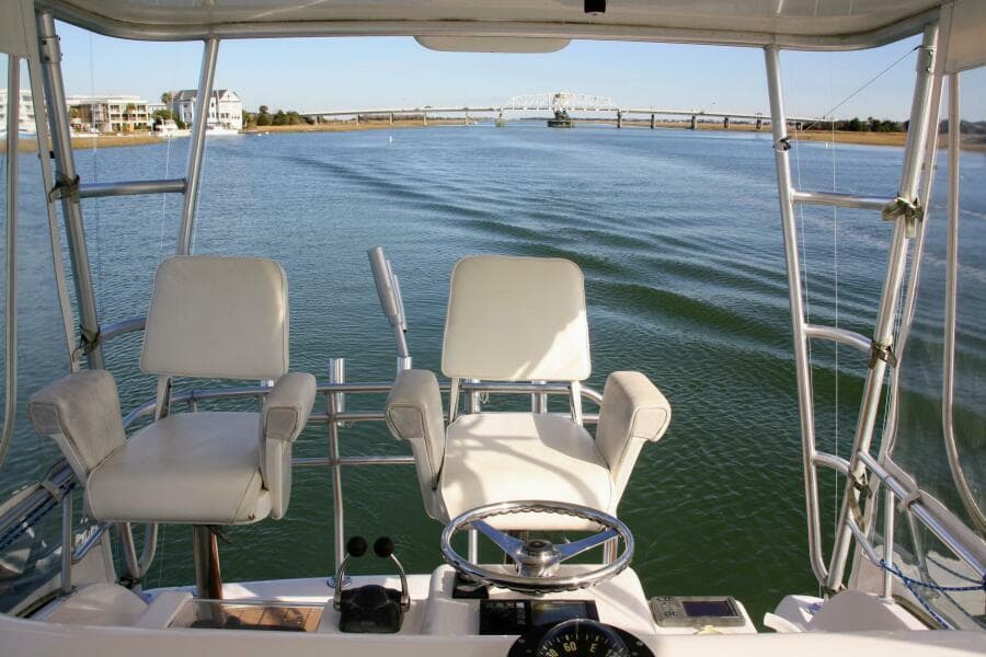 Bertram 39 Lineage- Flybridge