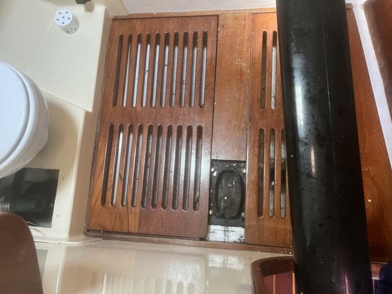 Head Floor Mast Step