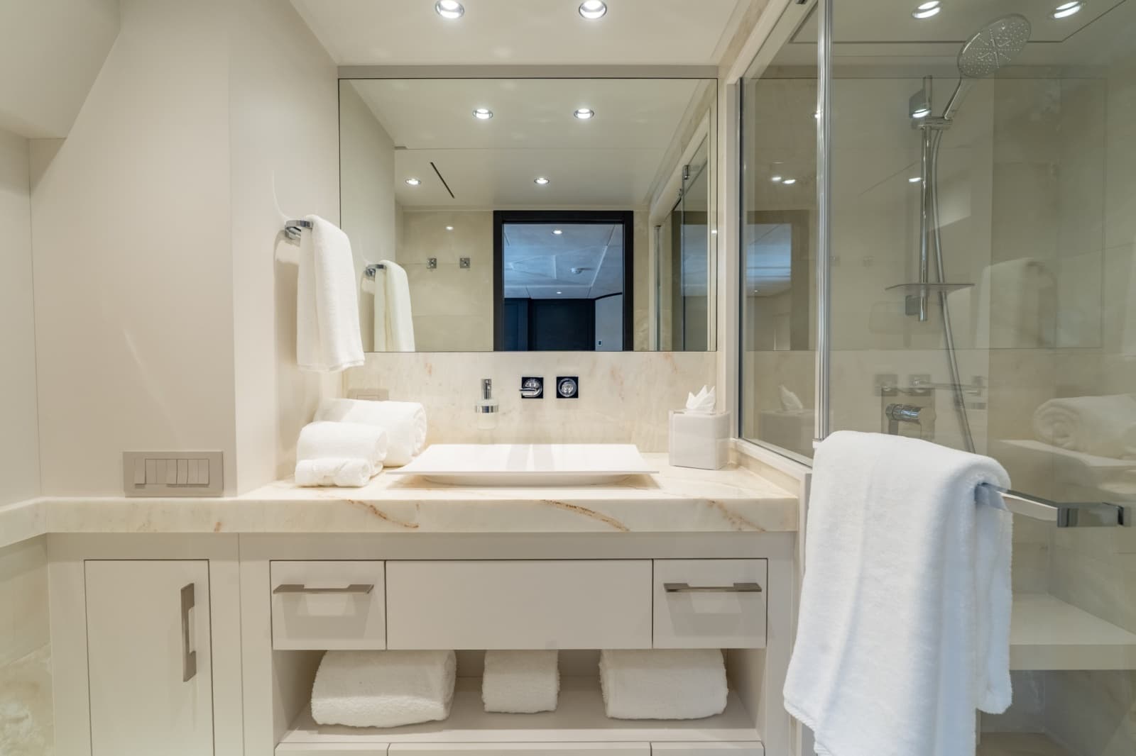 2026 Hargrave E Series Superyachts Division