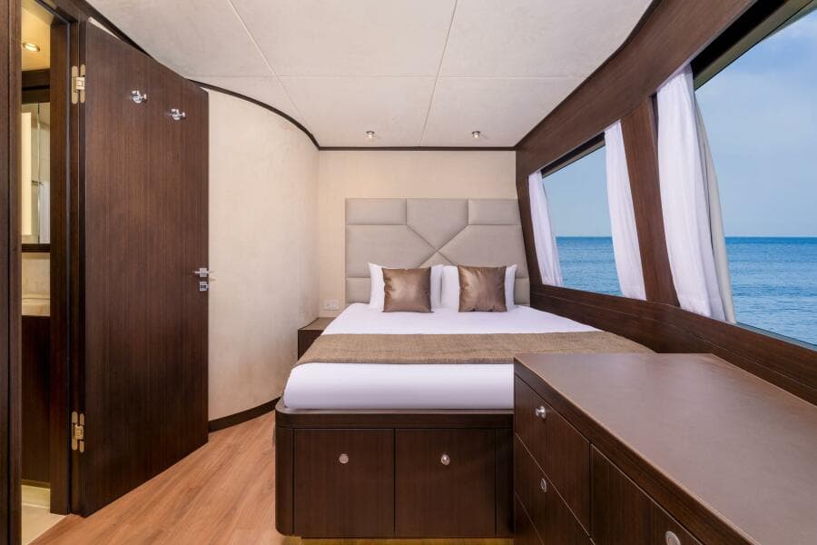 2026 Hargrave E Series Superyachts Division