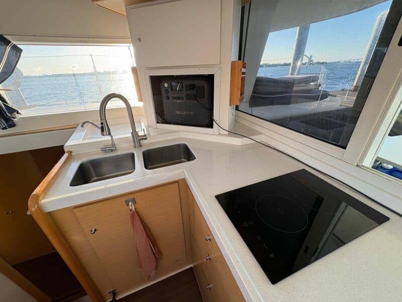 2012 Lagoon  - Photo 35