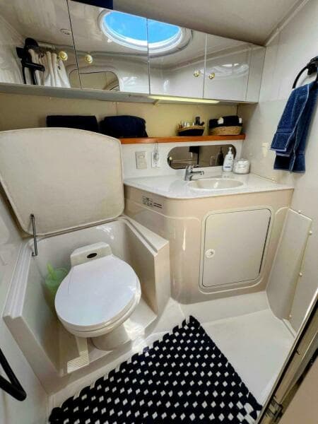 1998 Cruisers Yachts 3575 Esprit