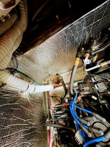 1998 Cruisers Yachts 3575 Esprit