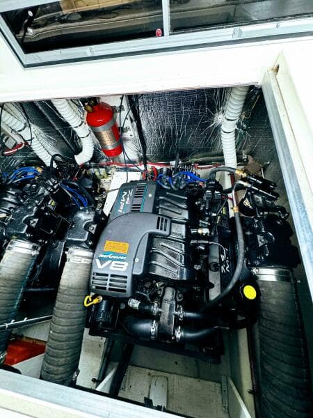 1998 Cruisers Yachts 3575 Esprit