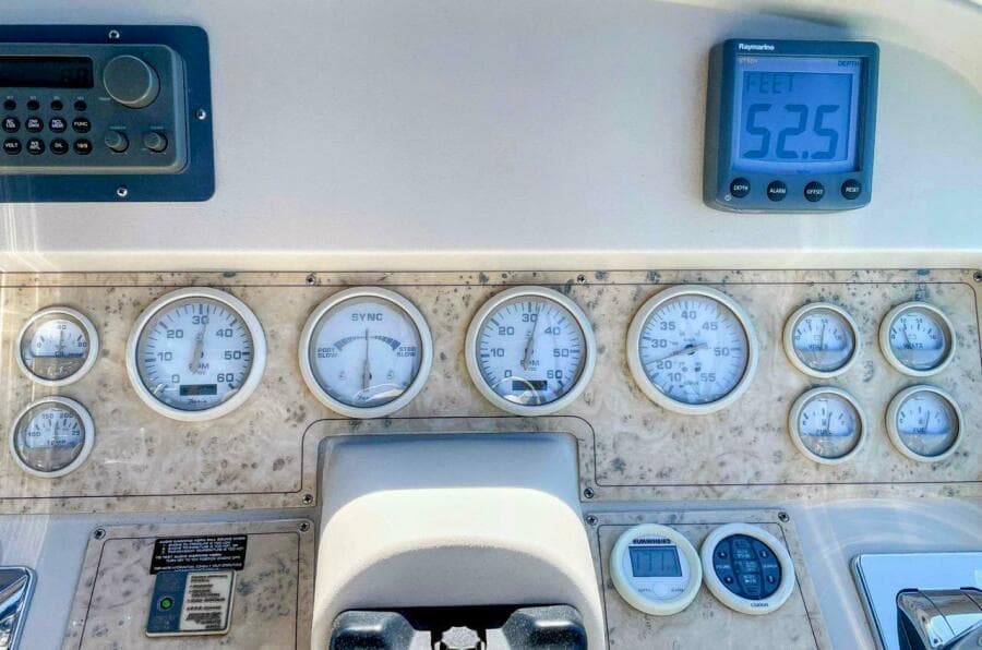 1998 Cruisers Yachts 3575 Esprit