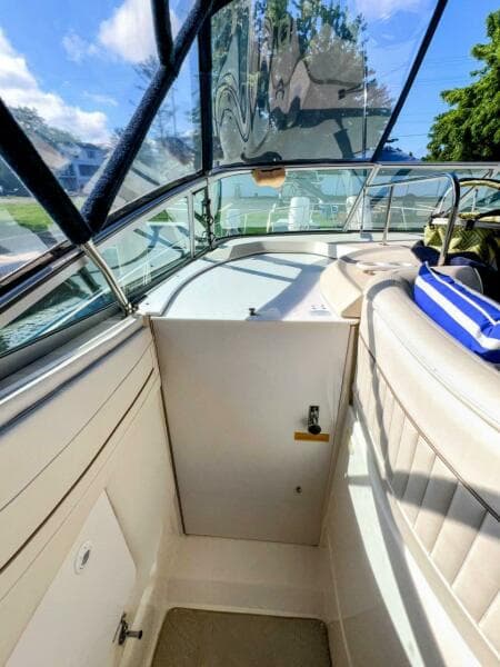 1998 Cruisers Yachts 3575 Esprit