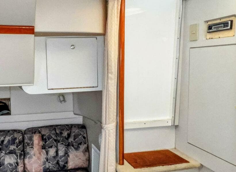 1998 Cruisers Yachts 3575 Esprit