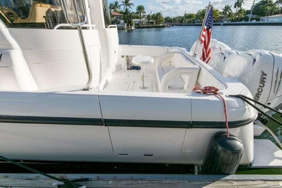 2012 Intrepid 475 Sport yacht wheel house