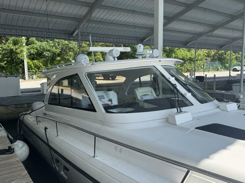 2012 Intrepid 475 Sport yacht wheel house