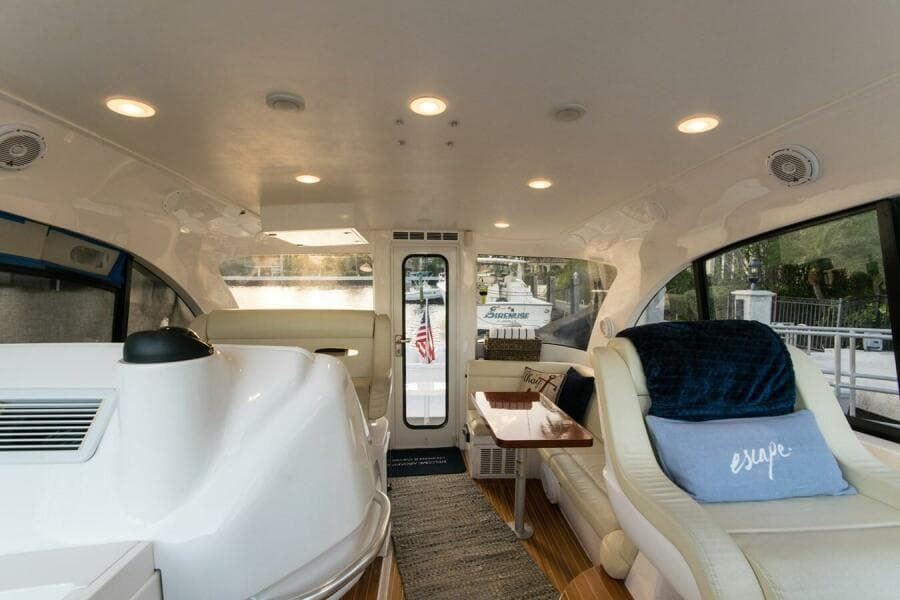 2012 Intrepid 475 Sport yacht wheel house