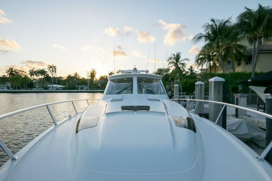 2012 Intrepid 475 Sport yacht wheel house