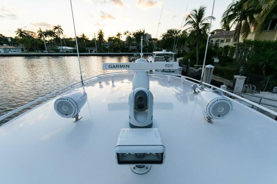 2012 Intrepid 475 Sport yacht wheel house