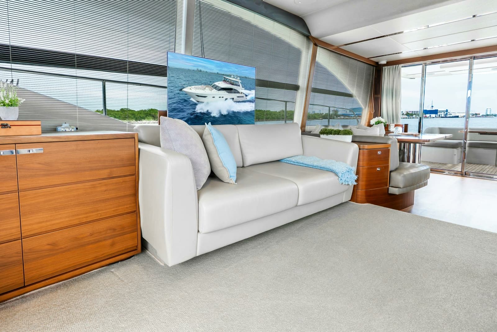 2018 Princess Yachts  - Photo 35