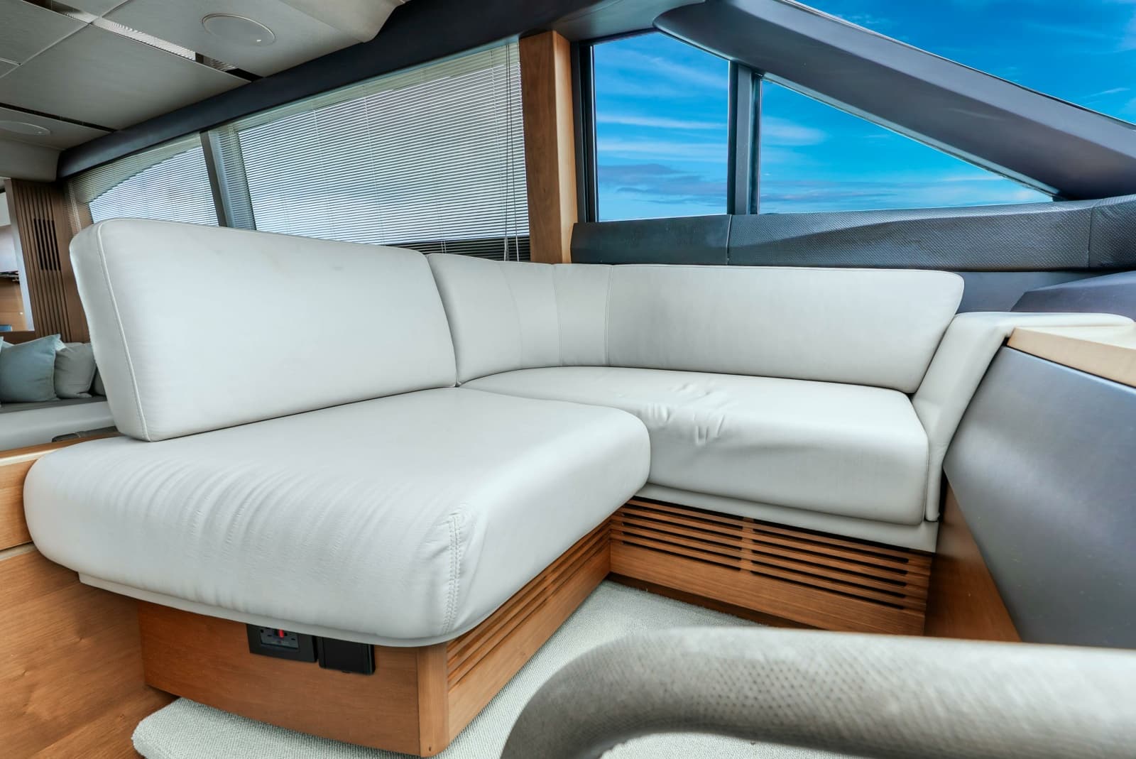 2018 Princess Yachts  - Photo 34