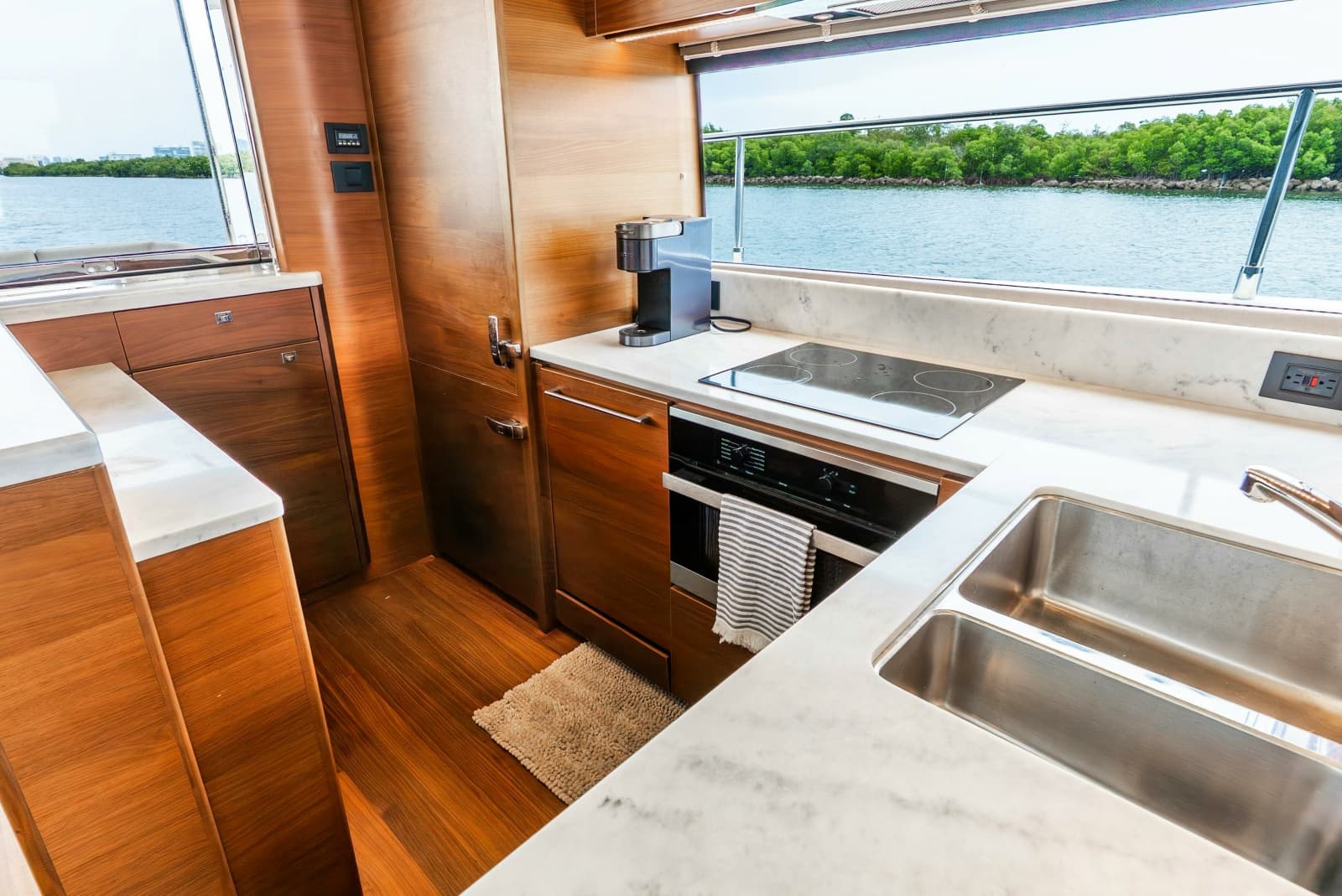 2018 Princess Yachts  - Photo 28