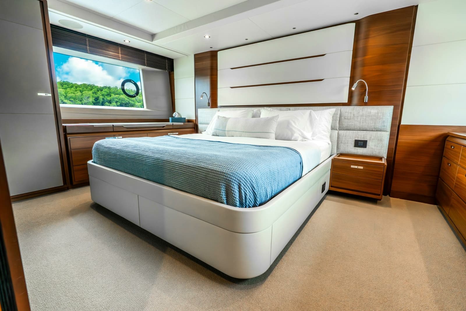 2018 Princess Yachts  - Photo 43