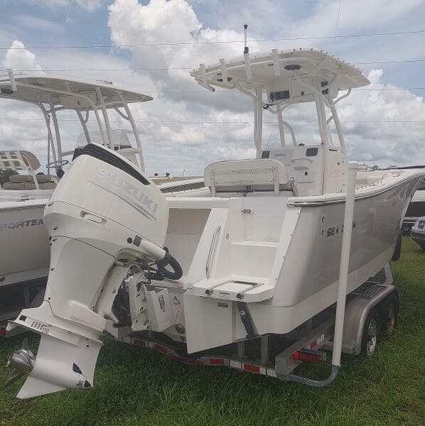 2019 Sea Born SX239 offshore