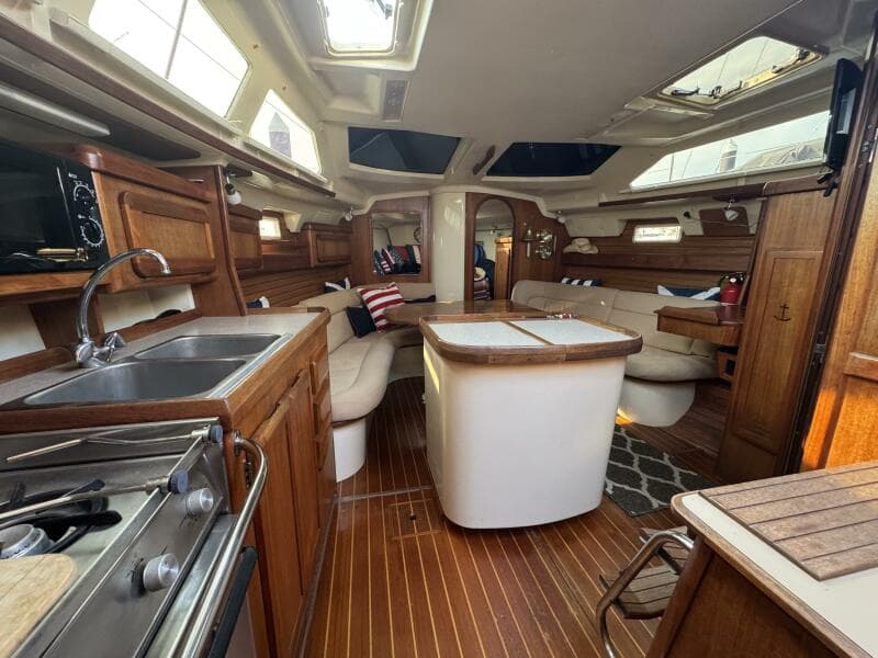 1991 Hunter 36 Vision