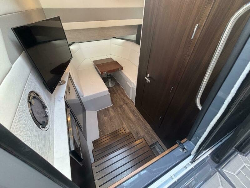 2023 Cruisers Yachts 42 GLS OB