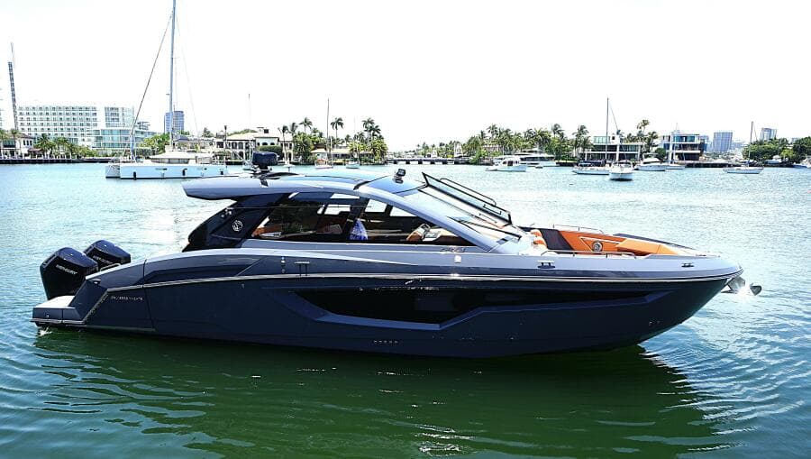 2023 Cruisers Yachts 42 GLS OB