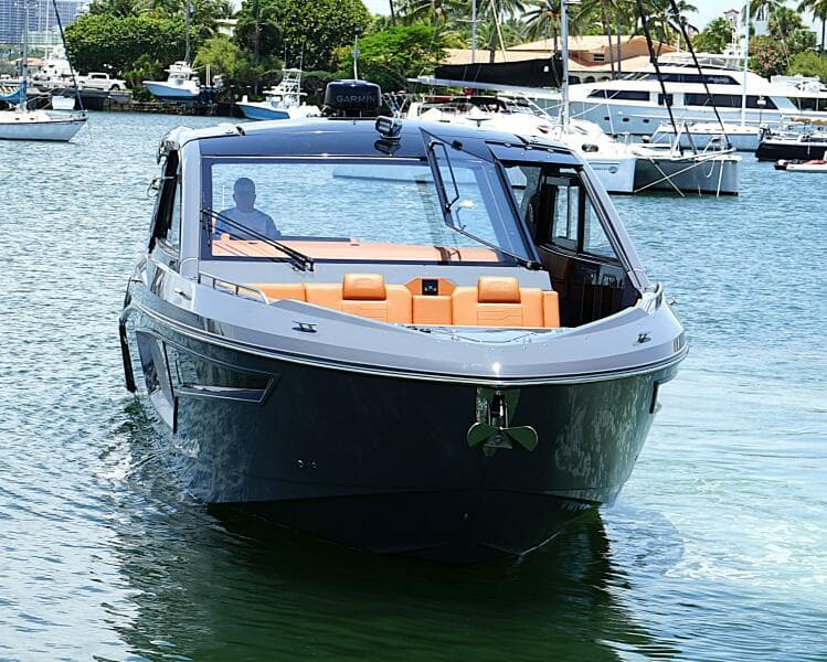 2023 Cruisers Yachts 42 GLS OB
