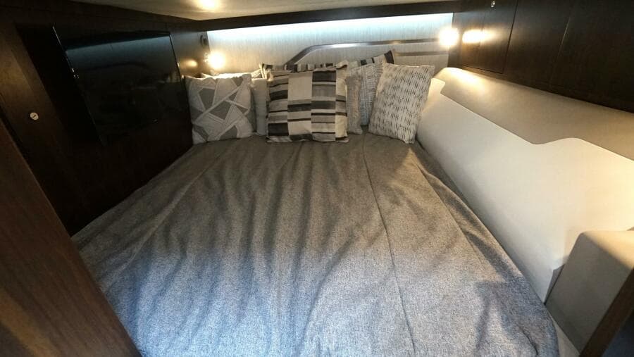 2023 Cruisers Yachts 42 GLS OB