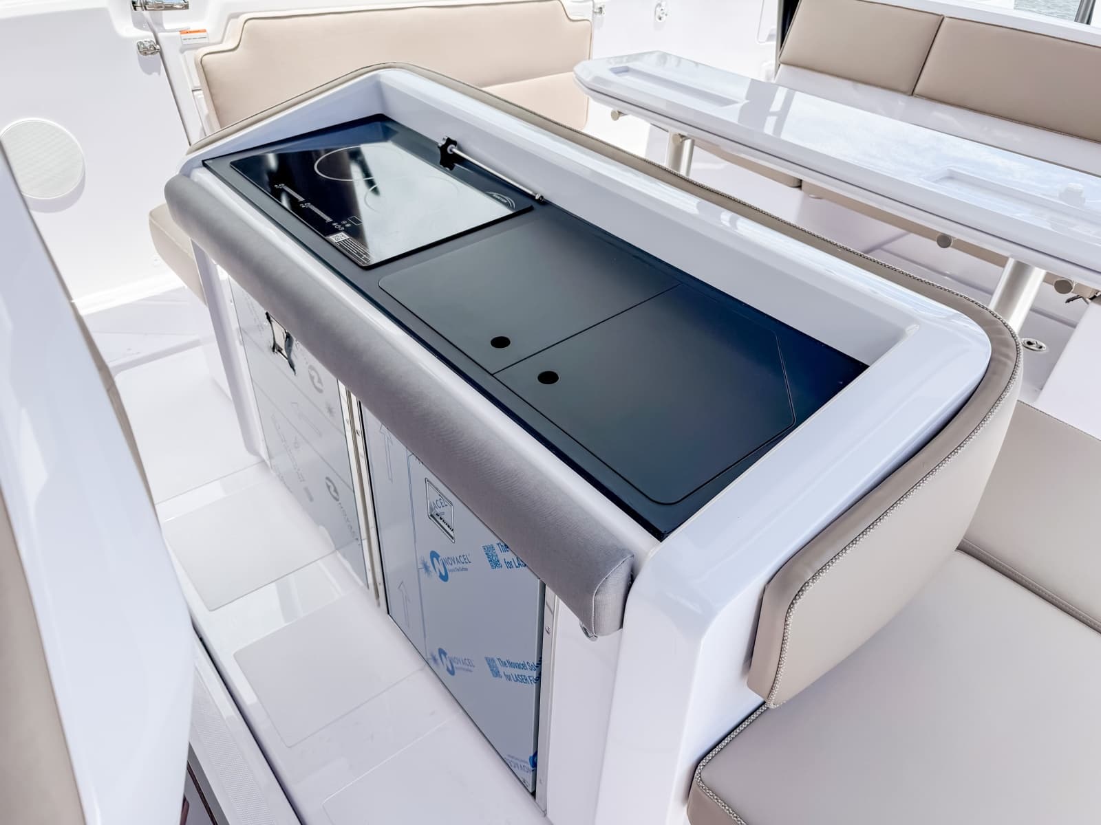 2026 Axopar 45 Cross Top - Photo 18